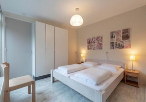 Bungalow in Sint Maartenszee near Beach