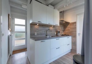 Bungalow in Sint Maartenszee near Beach
