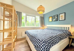 Bungalow in Sint Maartenszee near Beach