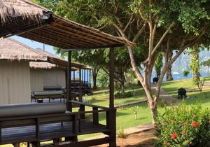Bungalow with Garden View