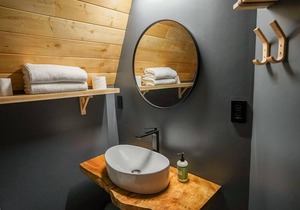 CABIN 2 WITH RIVER VIEW