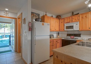 Camp 4 #2: 2 Bedrooms, 2.5 Baths: Slope Side, Gas Fireplace.