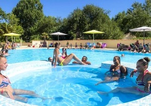 Camping Le Clos Cottet**** - Cozy 3-room mobile home for 4 adults and 1 child under 12