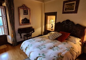 CAN VILA RUPIT VACATION HOUSE in full medieval center with magnificent views