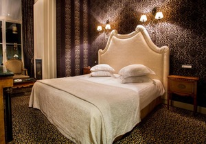 Canal Suites