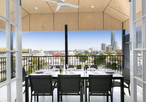 Carrington Manor Apartments - Oversized apartment/5 bedrooms/ sleeps 9