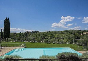 Casa Bonannia D: A bright one-story apartment in the characteristic style of the Tuscan countryside.