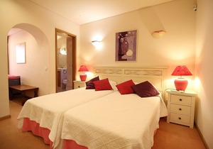Casa Bruella - Walk to beach, Pool, WiFi and BBQ in Carvoeiro