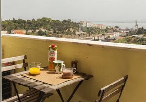 Casa das Olaias & Closed Private Parking