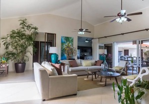 Casa Linda Private 3 bedroom, 3 bath Villa sleeps 2-6 guest