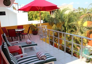 Casa Mar Y Sol Is Comfortable Secure With Pool. Close To Beach And Restaurant