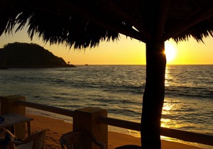 Casa Mar Y Sol Is Comfortable Secure With Pool. Close To Beach And Restaurant