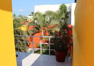 Casa Mar Y Sol Is Comfortable Secure With Pool. Close To Beach And Restaurant