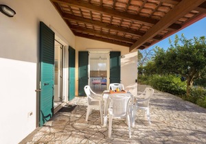 Casina Farnarari - 1 by BarbarHouse