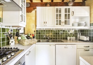 Castor & Pollux House in a splendid estate with a pool on the hills of Lucca