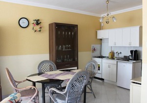 Cedar Apartment 1 - One Bedroom Apartment, Sleeps 4