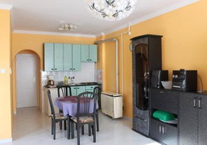 Cedar Apartment 2 - One Bedroom Apartment, Sleeps 4