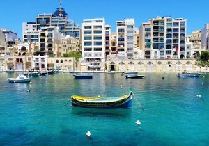 Central Apartment in St Julian's, Perfect for Families
