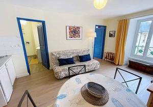 Central Apartment with Elevator, Near Beach, Free WIFI, Granville