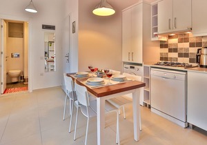 central flat in town square