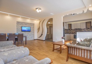 Central Yerevan 2 Bedroom Charming Apartment