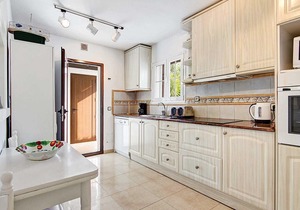 Centrally located villa with private pool
