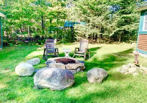 CH Adorable cottage in Franconia minutes from Cannon, Franconia Notch! Fire Pit, wifi, laundry