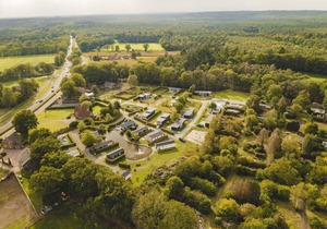 Chalet in a holiday park right on a pond