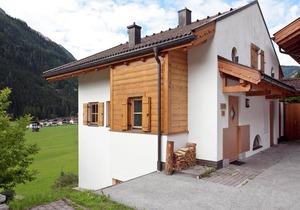 Chalet in Königsleiten near Ski Bus & Pool