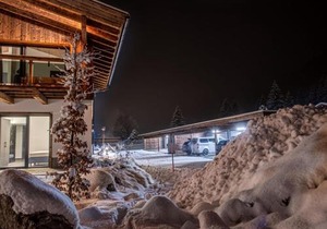 Chalet in Pinzgau near Ski Slopes & Sauna