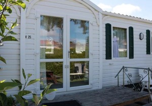 Chalet with a microwave, near Wadden Sea