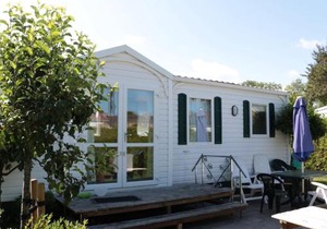 Chalet with a microwave, near Wadden Sea