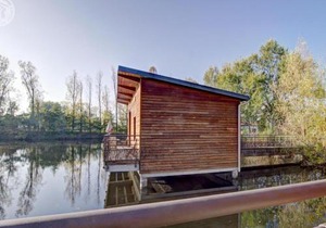 Chalets confortables en bord d'étang avec terrasse, parc, activités et spa optionnel ! - FR-1-496-77