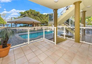 Champagne Apartment 2