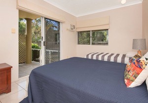 Champagne Apartment 2 - Spacious ground floor apartment with beautiful views of Geoffrey Bay