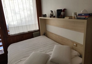 Charmant and romantic apartment just steps from the ski slopes, free Wi-Fi.
