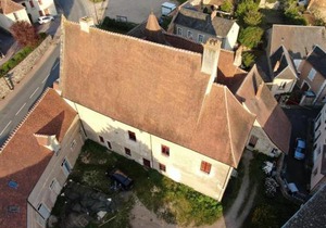Charmante maison du 15e siècle avec jardin, au cœur d'un village médiéval - FR-1-489-29