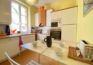 Charming 5-Room Duplex in Central La Baule, Terrace, Parking, Near Beach