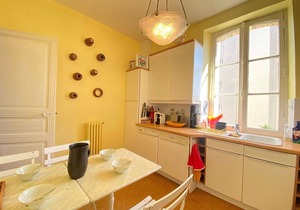 Charming 5-Room Duplex in Central La Baule, Terrace, Parking, Near Beach