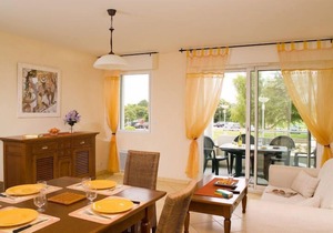 Charming apartment with dishwasher located at a golf course