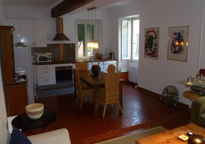 Charming apartment on the Cours Saleya, vieux Nice. 200 meters from the beach!