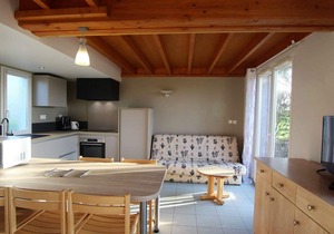 Charming Beachside House: Terrace, Pet-Friendly, Near GR223, with Wifi & Baby Equipment