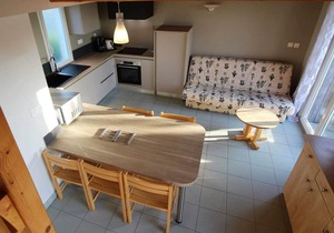Charming Beachside House: Terrace, Pet-Friendly, Near GR223, with Wifi & Baby Equipment