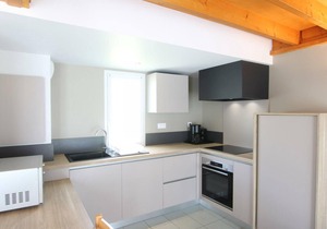 Charming Beachside House: Terrace, Pet-Friendly, Near GR223, with Wifi & Baby Equipment