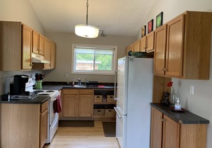 Charming Charal Greenhouse Cottage – Sauble Beach Stay Minutes from Sand & Shops