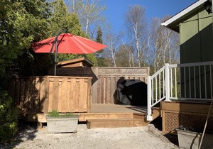Charming Charal Greenhouse Cottage – Sauble Beach Stay Minutes from Sand & Shops