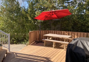 Charming Charal Greenhouse Cottage – Sauble Beach Stay Minutes from Sand & Shops