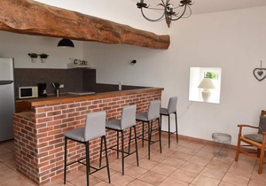Charming Cottage with Pool, Large Garden, and Family Amenities in Peaceful Countryside