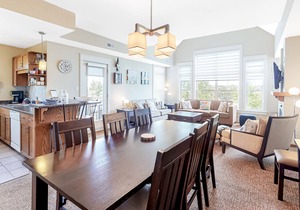 Charming Dog & Family-Friendly Blue Mountain Condo