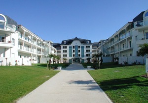 Charming apartment with dishwasher located at a golf course